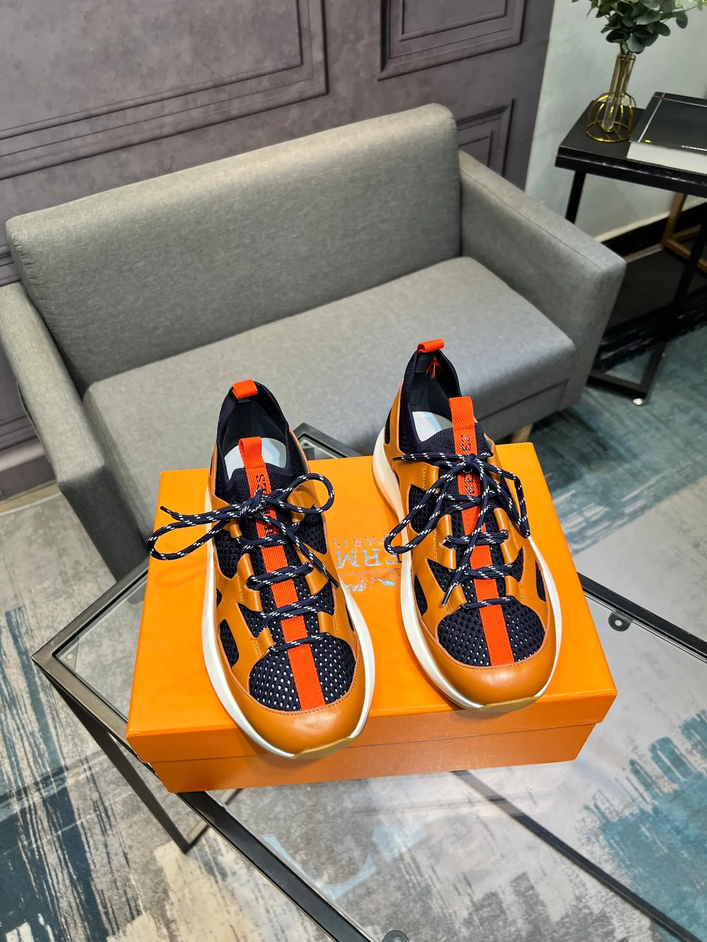💰¥720 HERMES Men’s rest sneakers! -High-end quality original casual sports shoes -Upper: high nappa calfskin, forging technology, knitted fabric, shoe brand webbing, injection molded brand logo -Inner: foot pad; water-dyed cowhide -Outsole: ultra-light TPU·rubber; two-color molded outsole -Ultra-high quality control·fine workmanship: highlighted (high-end·luxury·grade) Size: 38-44 (45 46 customized)